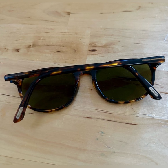 Tom Ford Havana Round Sunglasses *read* main image 5